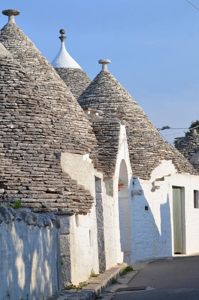 les trullos, Alberobello, les pouilles, Italie